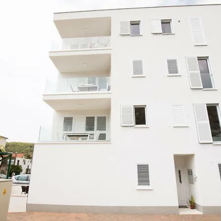 Zamarin 2 * Drvenik (Split-Dalmatia)